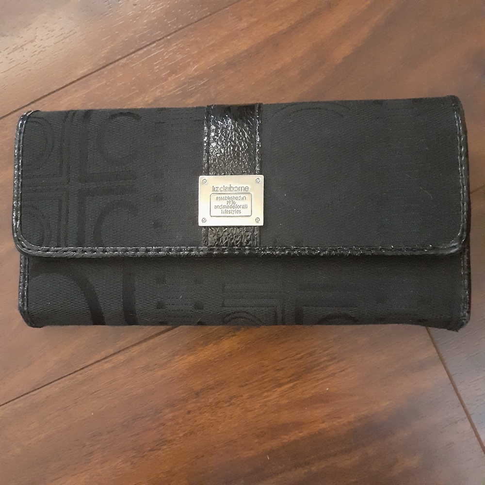 Liz Claiborne Black Trifold Wallet